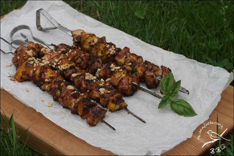 Hähnchen Ananas Spieße mit Erdnusssauce - Meisenfütterung